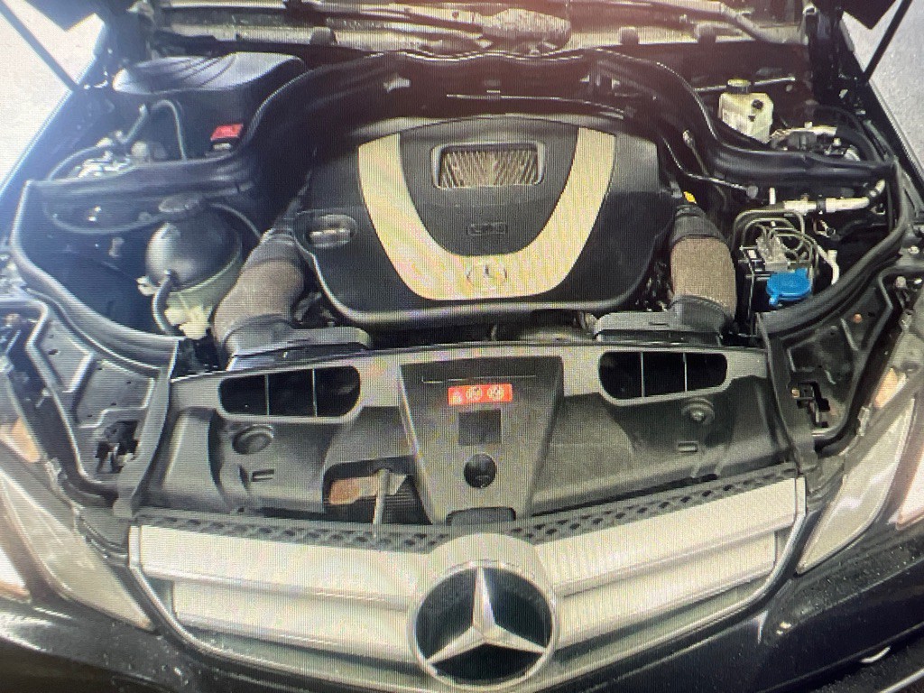 2010 Mercedes-Benz E-Class Image 6