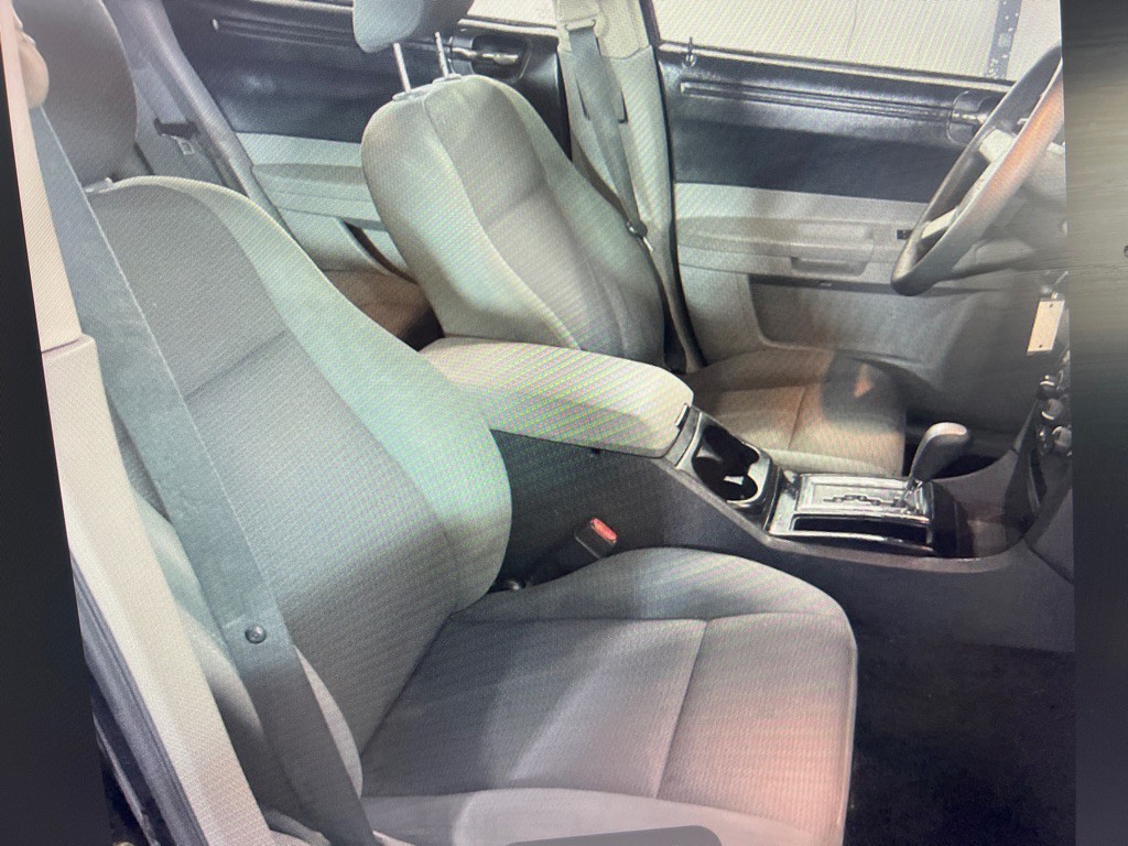 2006 Chrysler 300 Image 2