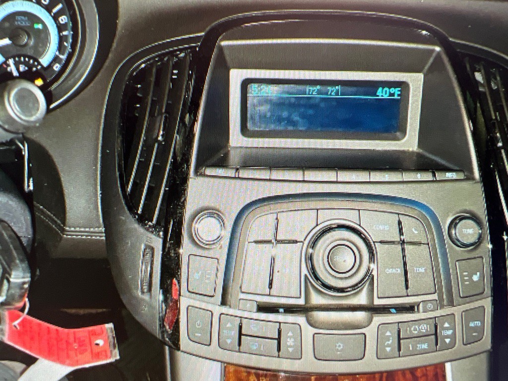 2011 Buick Lacrosse Image 6