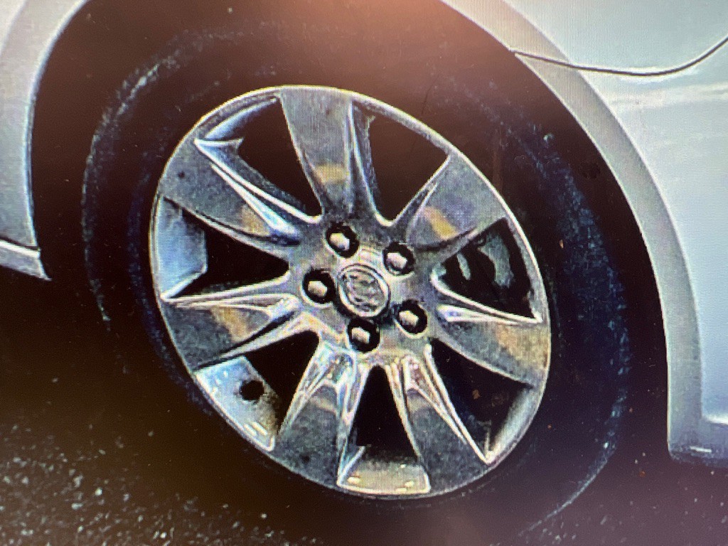 2011 Buick Lacrosse Image 9