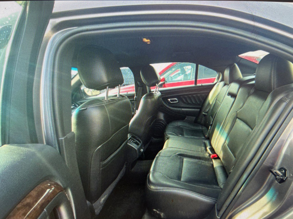 2014 Ford Taurus Image 10