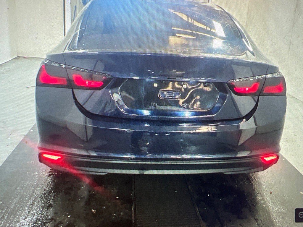 2016 Chevrolet Malibu Image 3