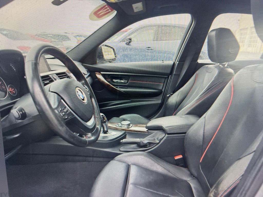 2015 BMW 3 Series Image 2