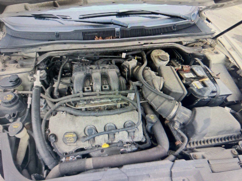 2010 Ford Taurus Image 3