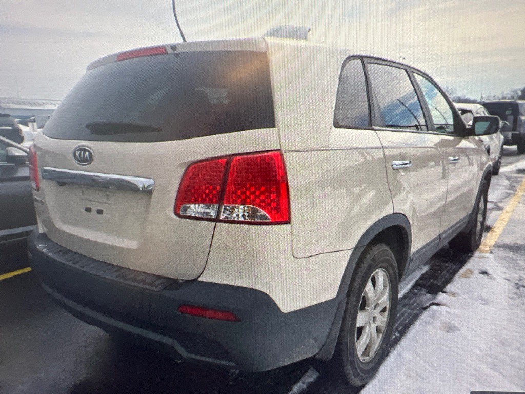 2011 Kia Sorento Image 3
