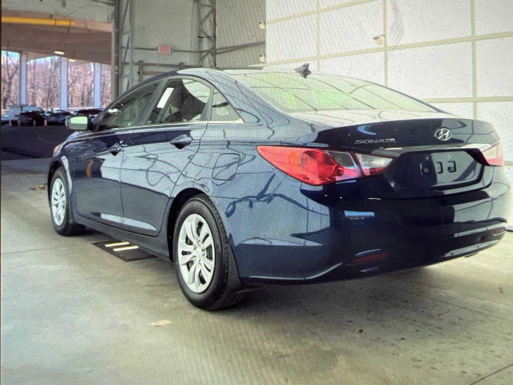 2012 Hyundai Sonata Image 3