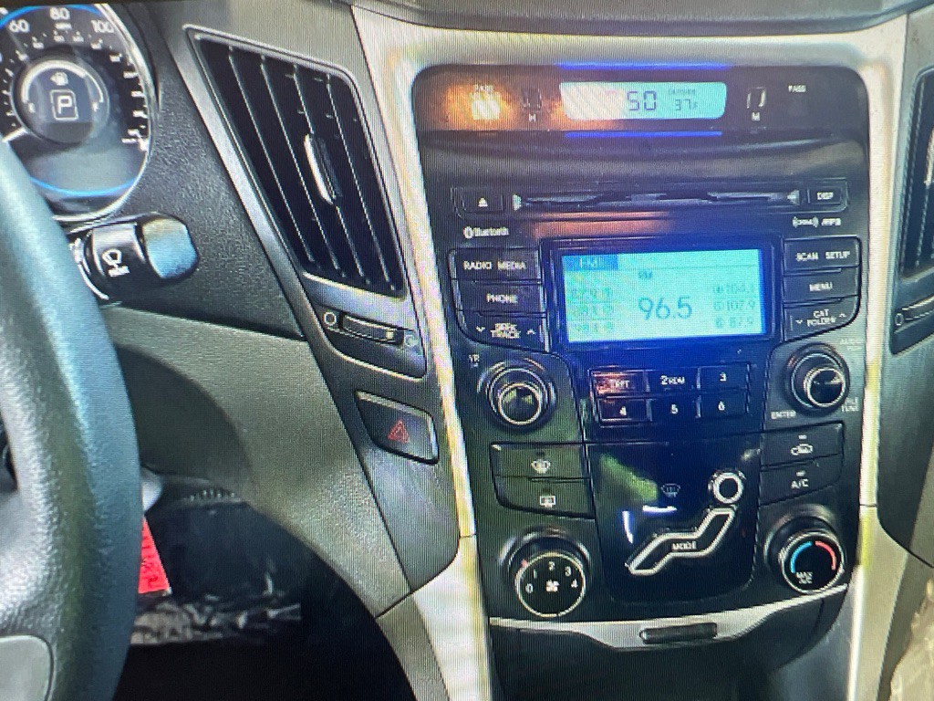 2012 Hyundai Sonata Image 12