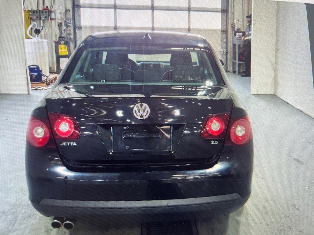 2009 Volkswagen Jetta Image 2