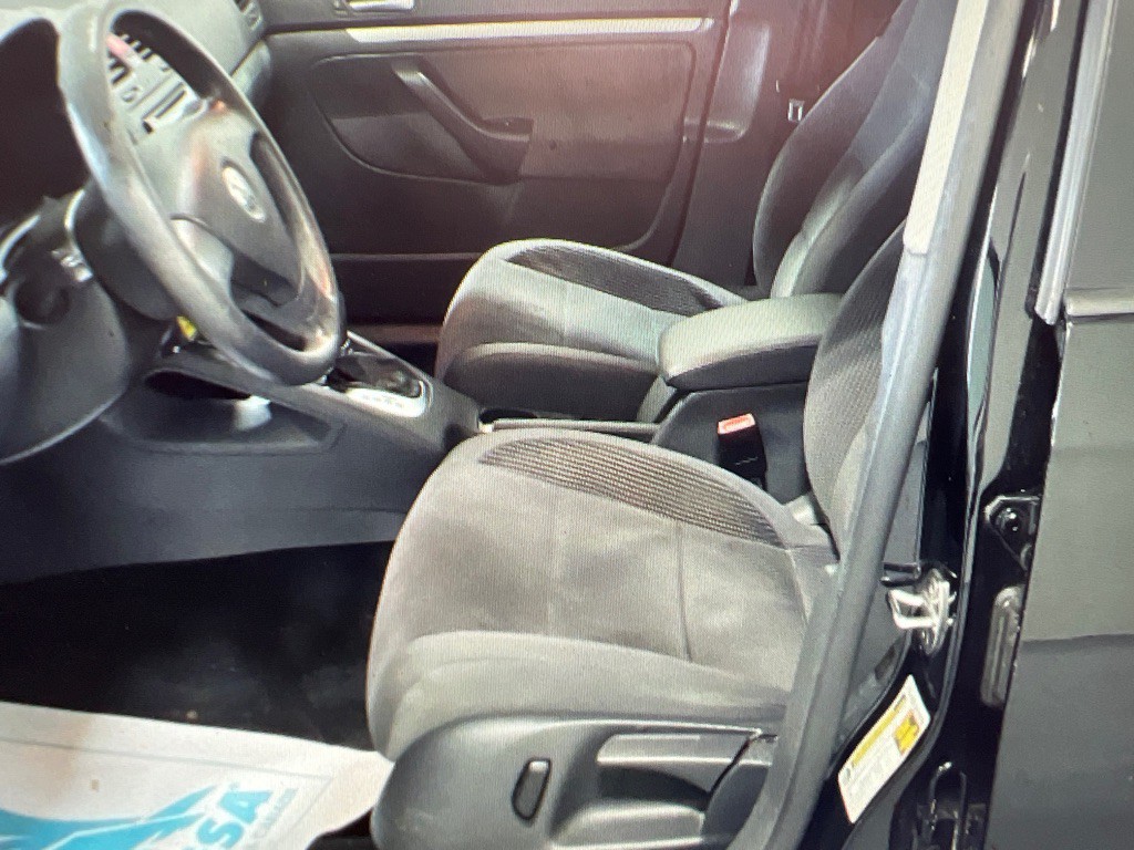 2009 Volkswagen Jetta Image 3