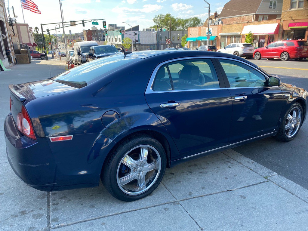 2008 Chevrolet Malibu Image 2