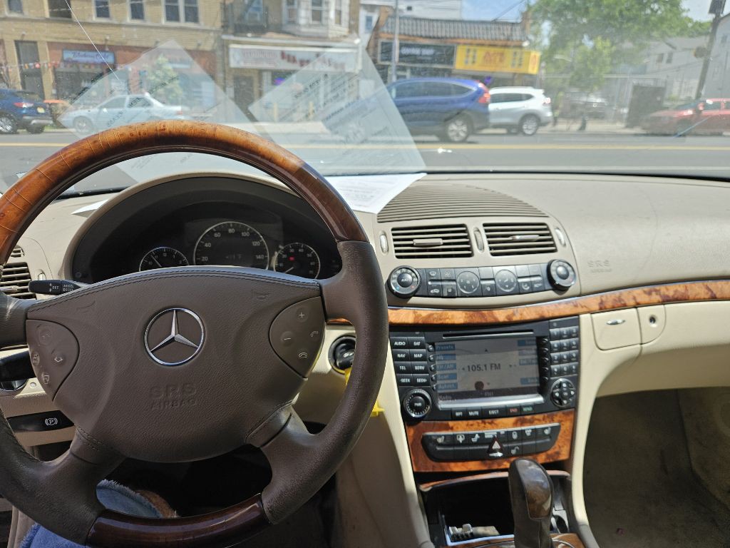 2004 Mercedes-Benz E-Class Image 11