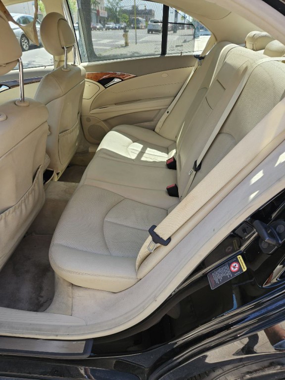 2004 Mercedes-Benz E-Class Image 16