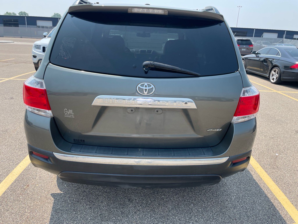 2011 Toyota Highlander Image 2