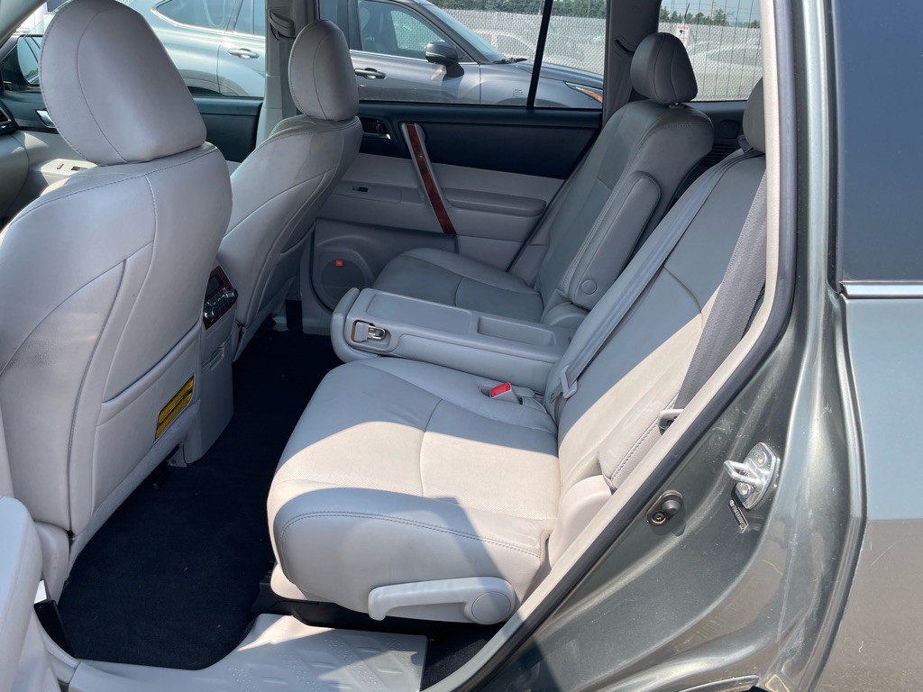 2011 Toyota Highlander Image 6