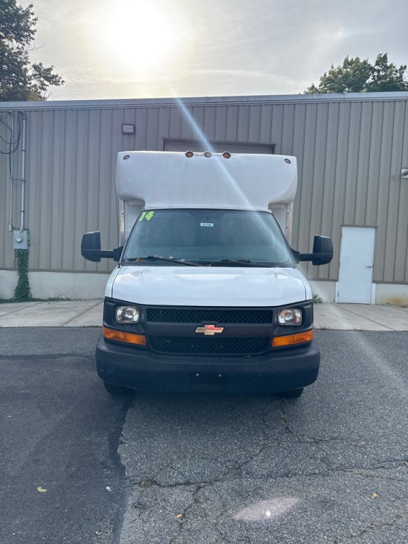 2014 Chevrolet Express Image 2