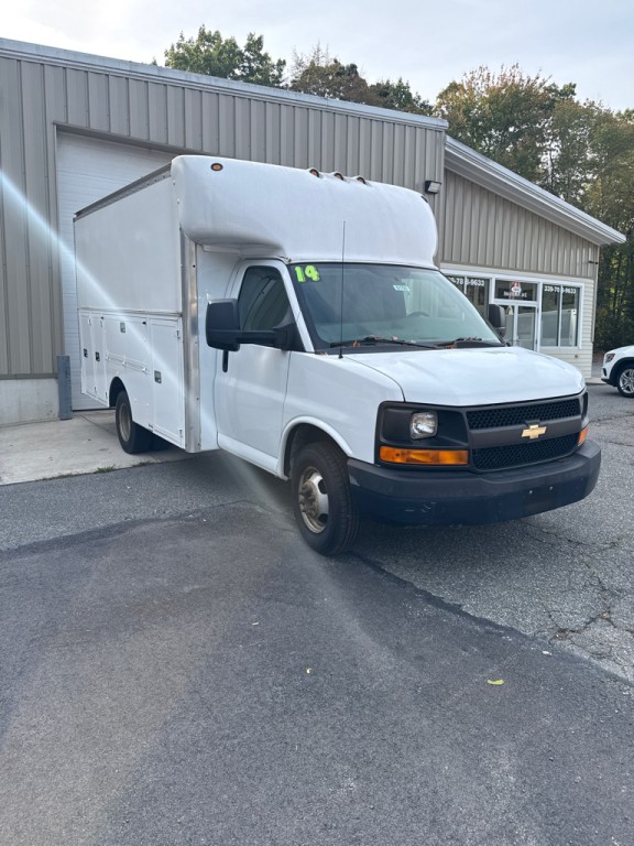 2014 Chevrolet Express Image 3