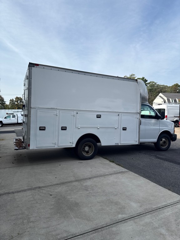 2014 Chevrolet Express Image 5