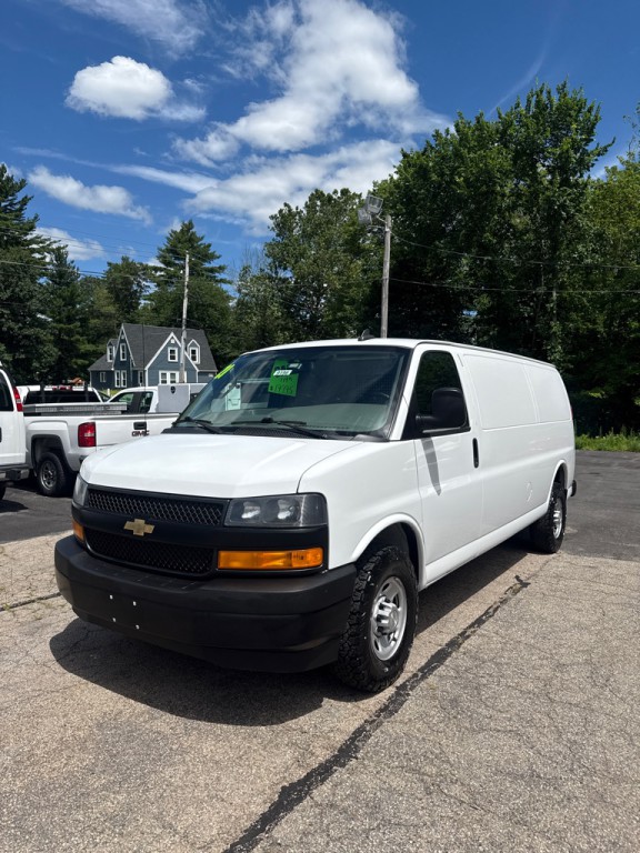 2021 Chevrolet Express Image 3