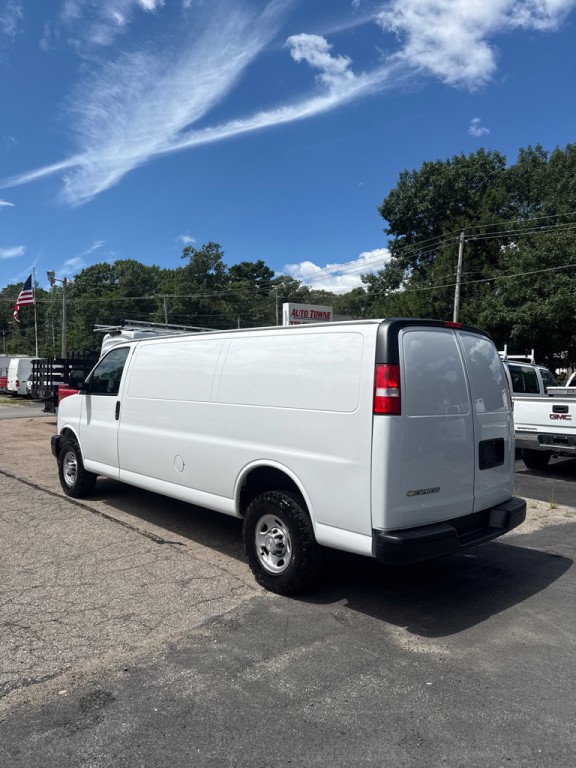 2021 Chevrolet Express Image 5