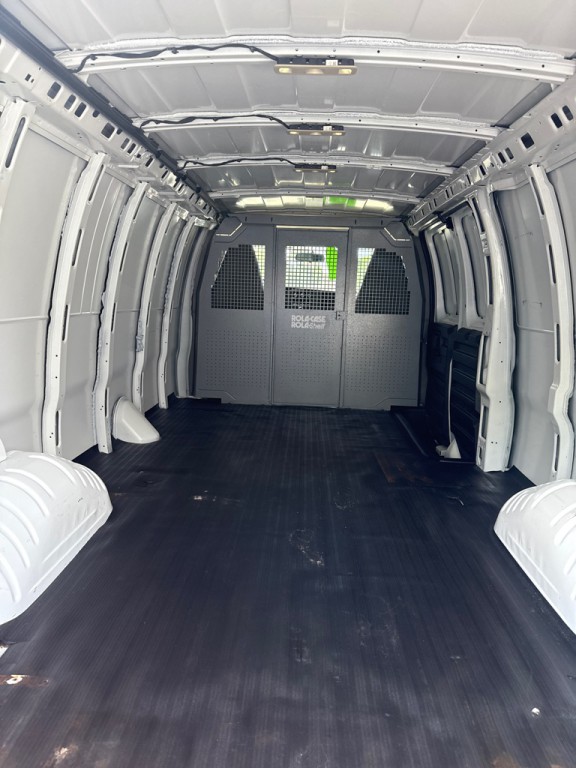 2021 Chevrolet Express Image 8