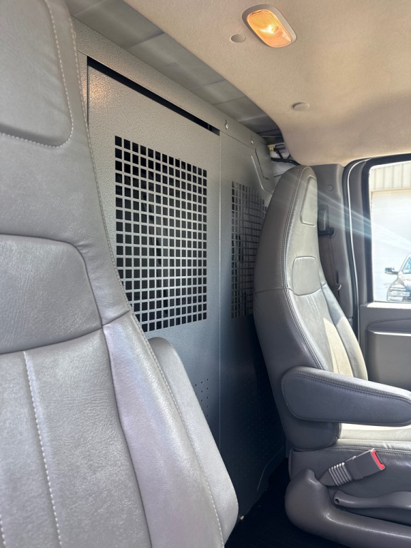 2021 Chevrolet Express Image 10