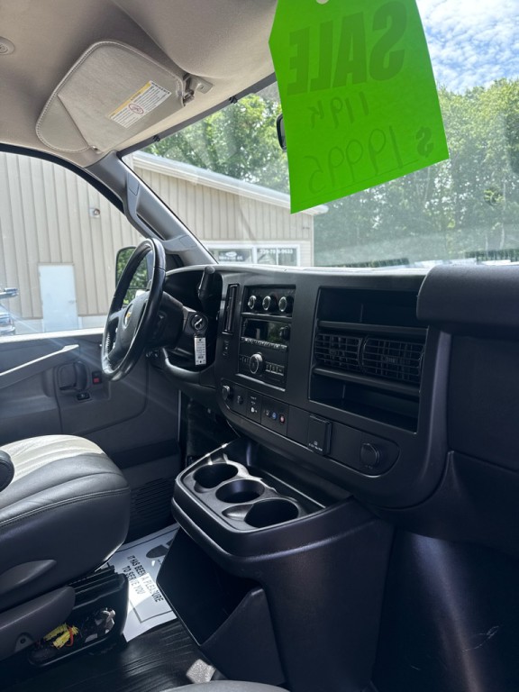 2021 Chevrolet Express Image 11