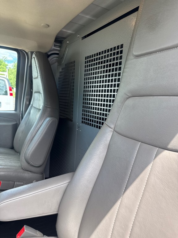 2021 Chevrolet Express Image 14