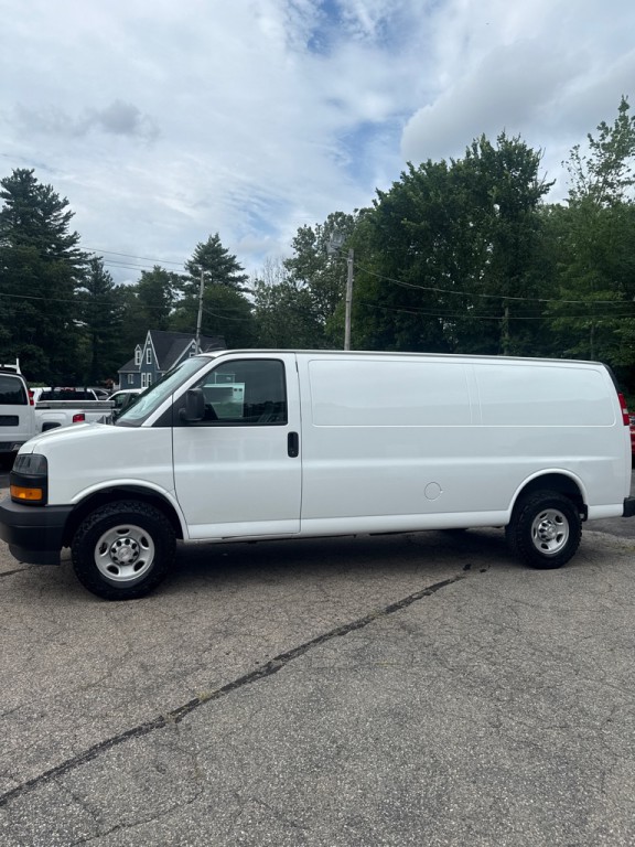 2021 Chevrolet Express Image 4