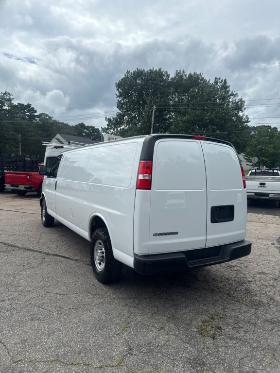 2021 Chevrolet Express Image 5