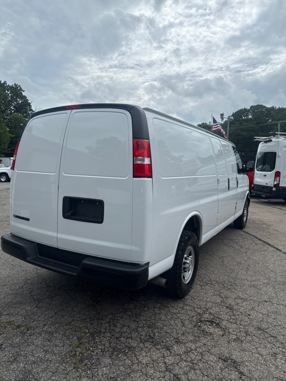 2021 Chevrolet Express Image 7
