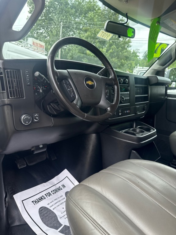 2021 Chevrolet Express Image 18