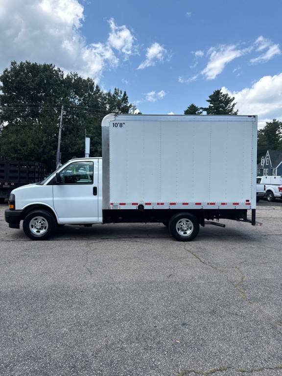 2020 Chevrolet Express Image 5