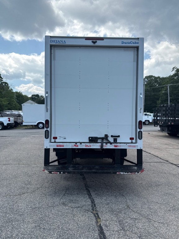 2020 Chevrolet Express Image 7