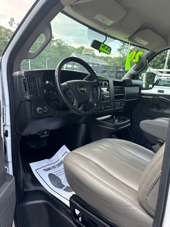 2020 Chevrolet Express Image 13
