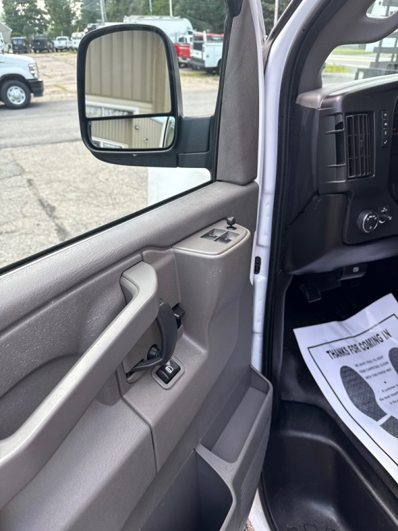 2020 Chevrolet Express Image 14