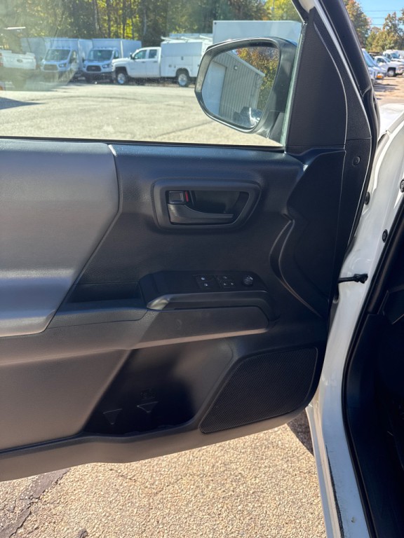 2020 Toyota Tacoma Image 11