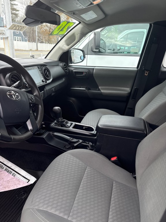 2020 Toyota Tacoma Image 8