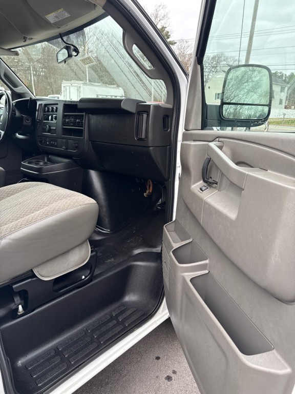2020 Chevrolet Express Image 8