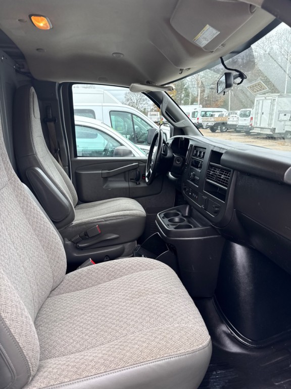 2020 Chevrolet Express Image 9