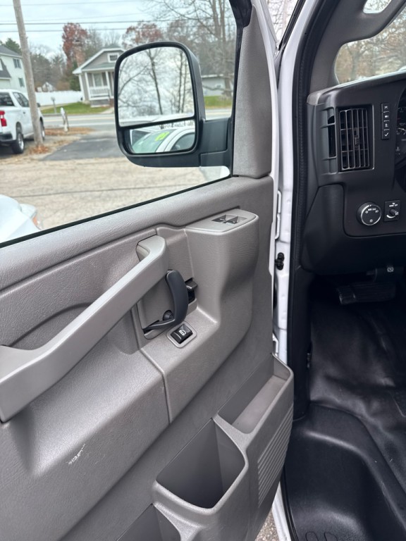 2020 Chevrolet Express Image 11