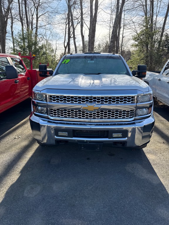 2019 Chevrolet Silverado 1500 Image 2