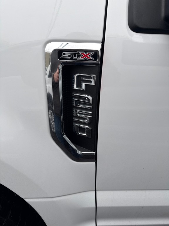 2021 Ford F-250 Image 4