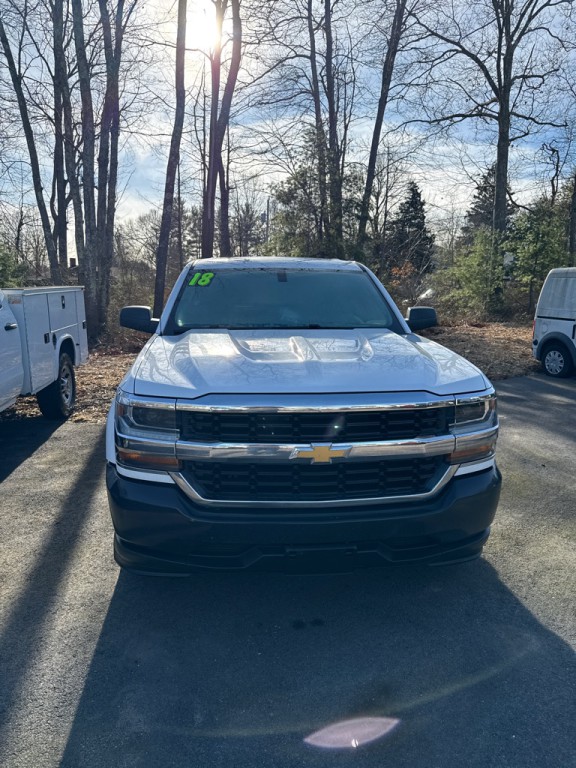 2018 Chevrolet Silverado 1500 Image 2