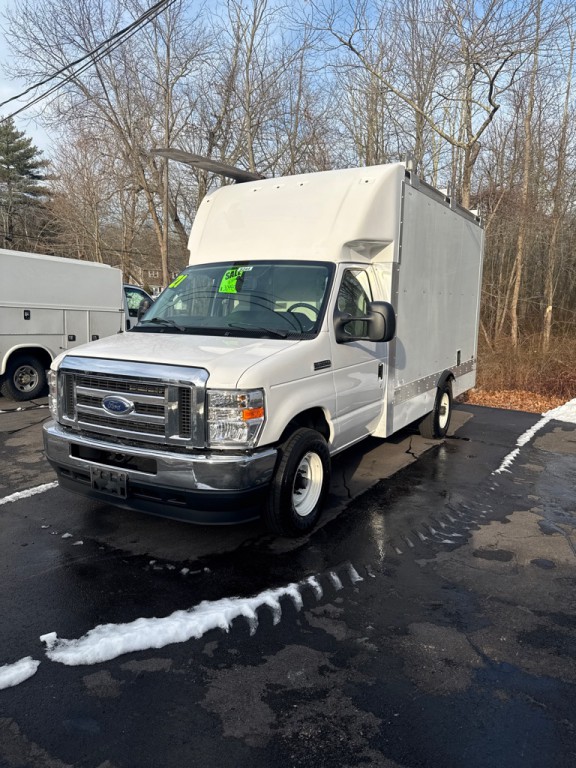2021 Ford Econoline Image 3