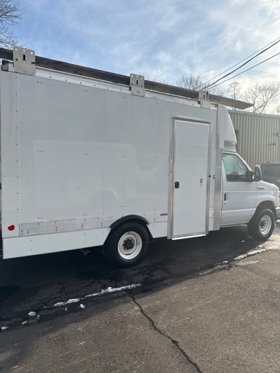 2021 Ford Econoline Image 7