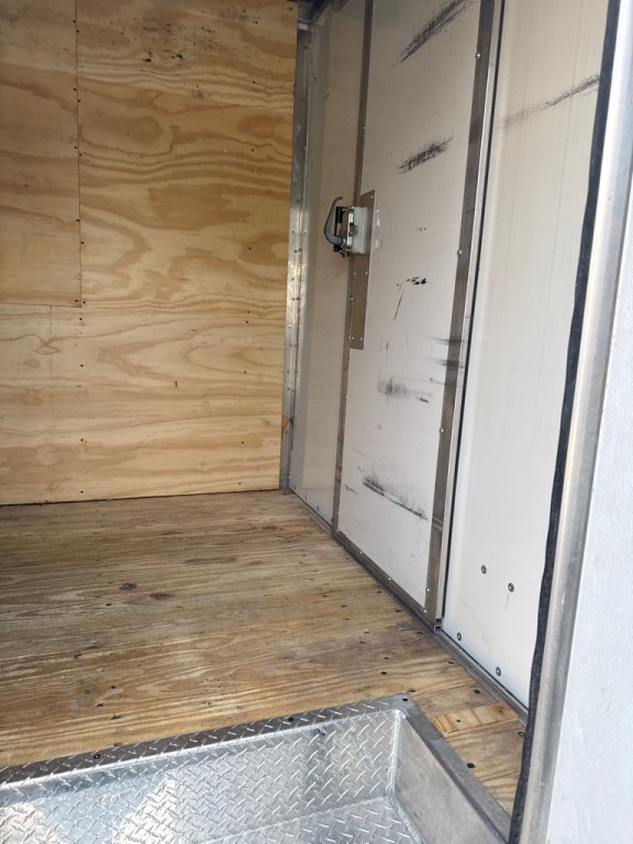 2021 Ford Econoline Image 9