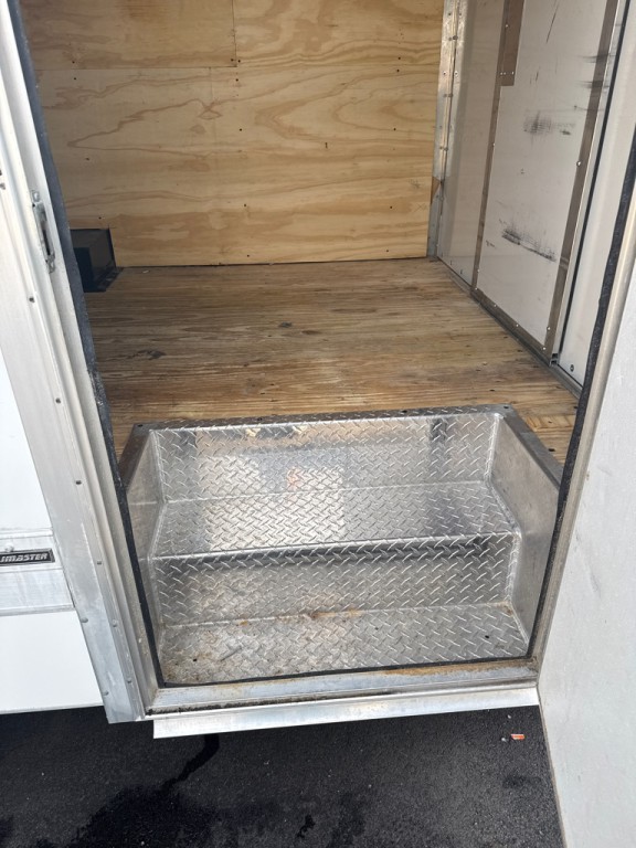 2021 Ford Econoline Image 10