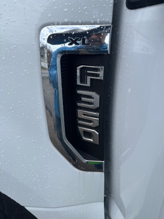 2022 Ford F-350 Image 17