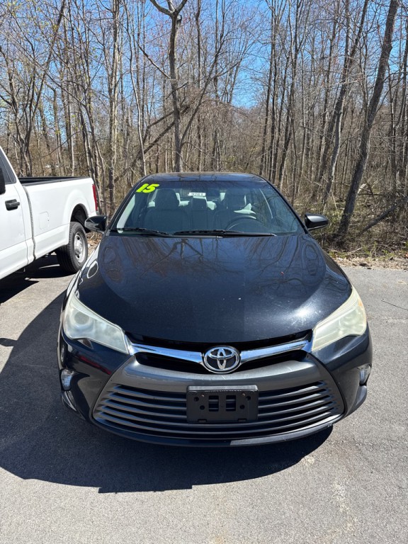 2015 Toyota Camry Image 2