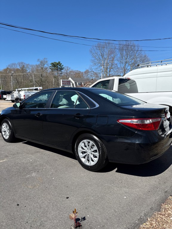 2015 Toyota Camry Image 5